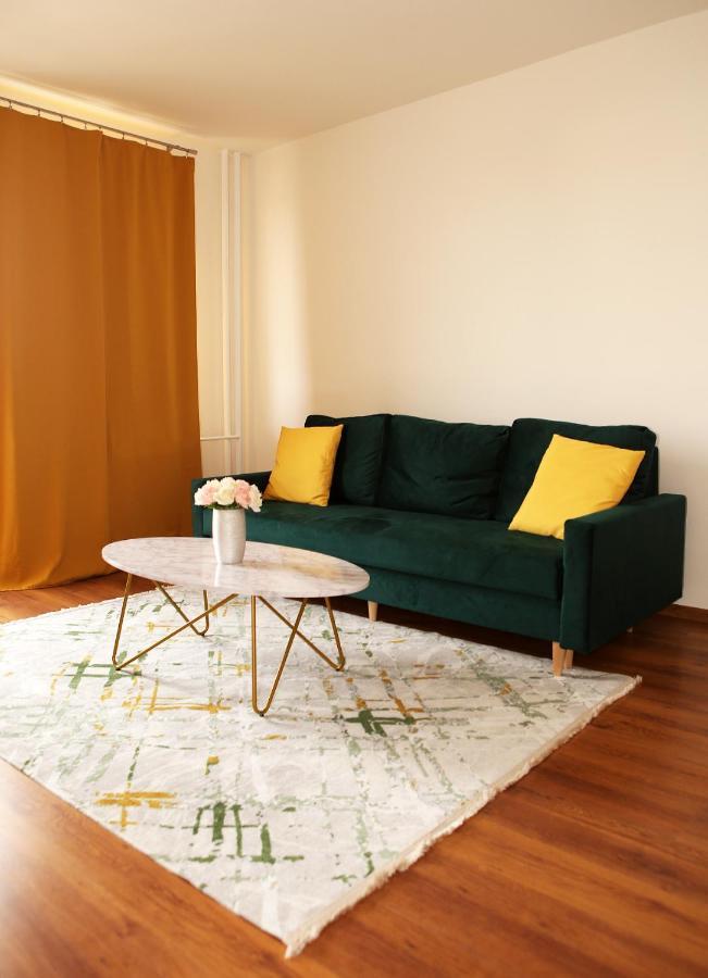New Colorful Apartment With Big Balcony Bratislava Exteriér fotografie