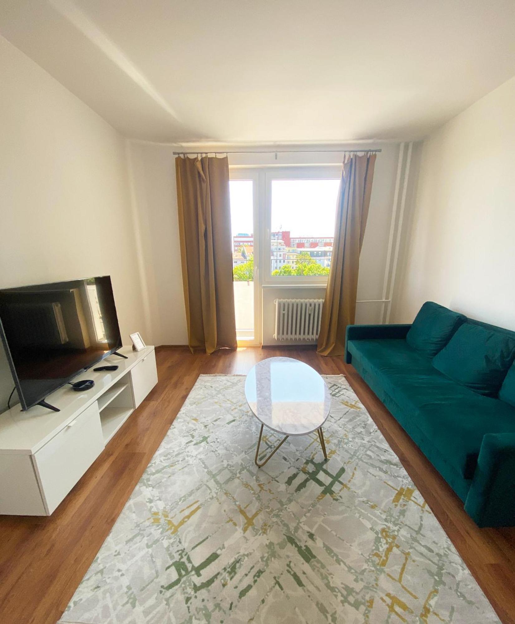 New Colorful Apartment With Big Balcony Bratislava Exteriér fotografie